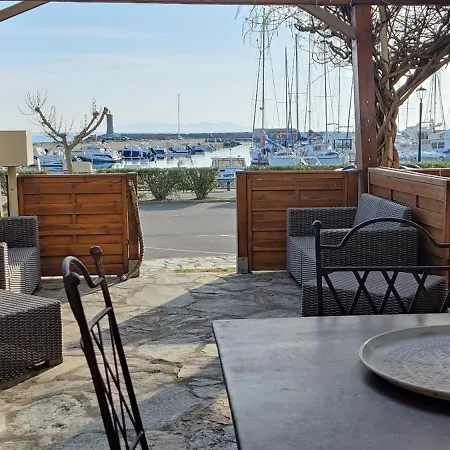 La Marine Apartment *