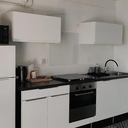 La Marine Apartment *