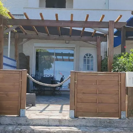 La Marine Apartment