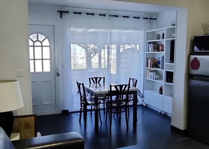 La Marine Apartment *